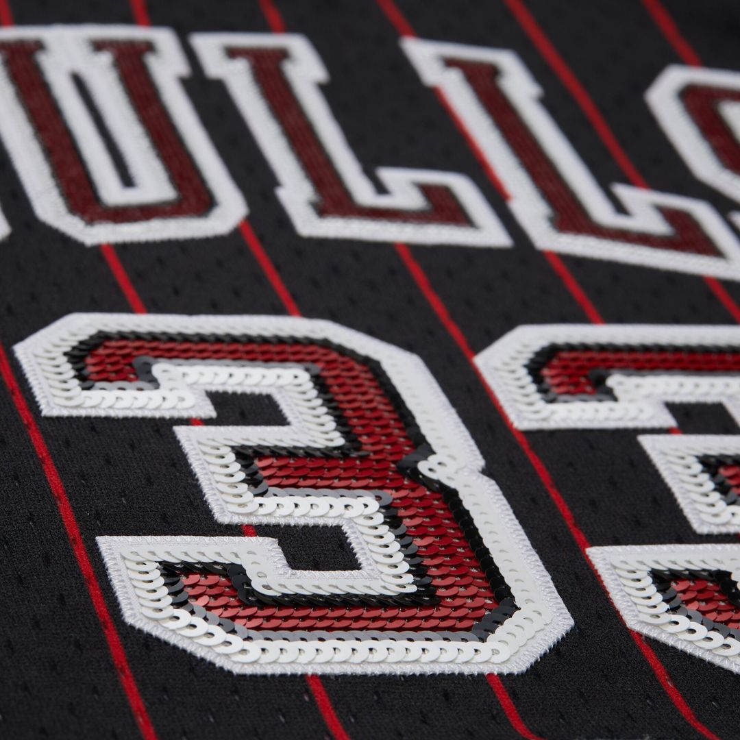 Scottie Pippen Chicago Bulls Mitchell & Ness x DANNIJO Women's Fashion Cropped Basketball Jersey - Black