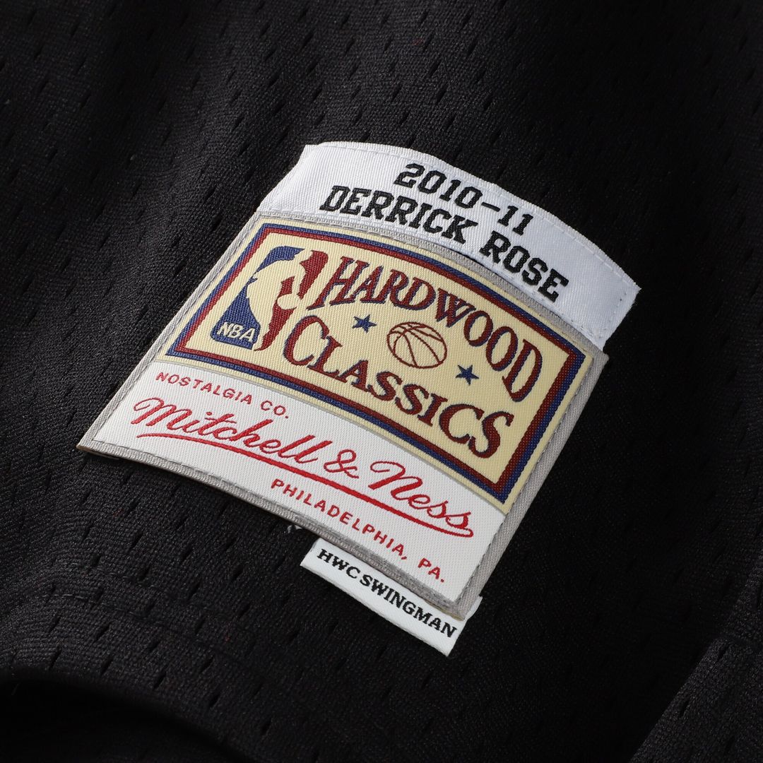 Derrick Rose Chicago Bulls Mitchell & Ness Youth 2010/11 Hardwood Classics Swingman Jersey - Black