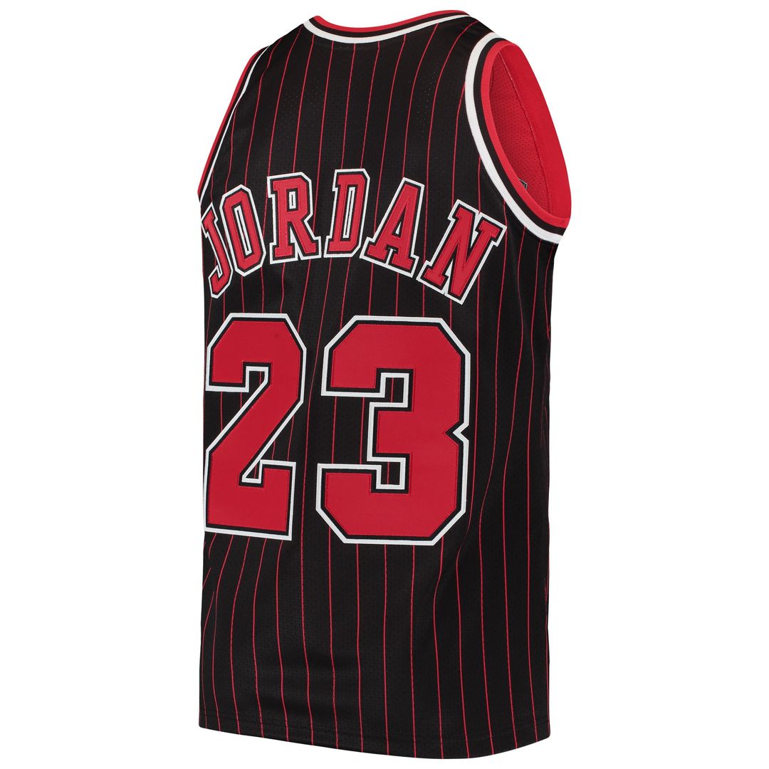Michael Jordan Chicago Bulls Mitchell & Ness 1996/97 Hardwood Classics Authentic Jersey - Black