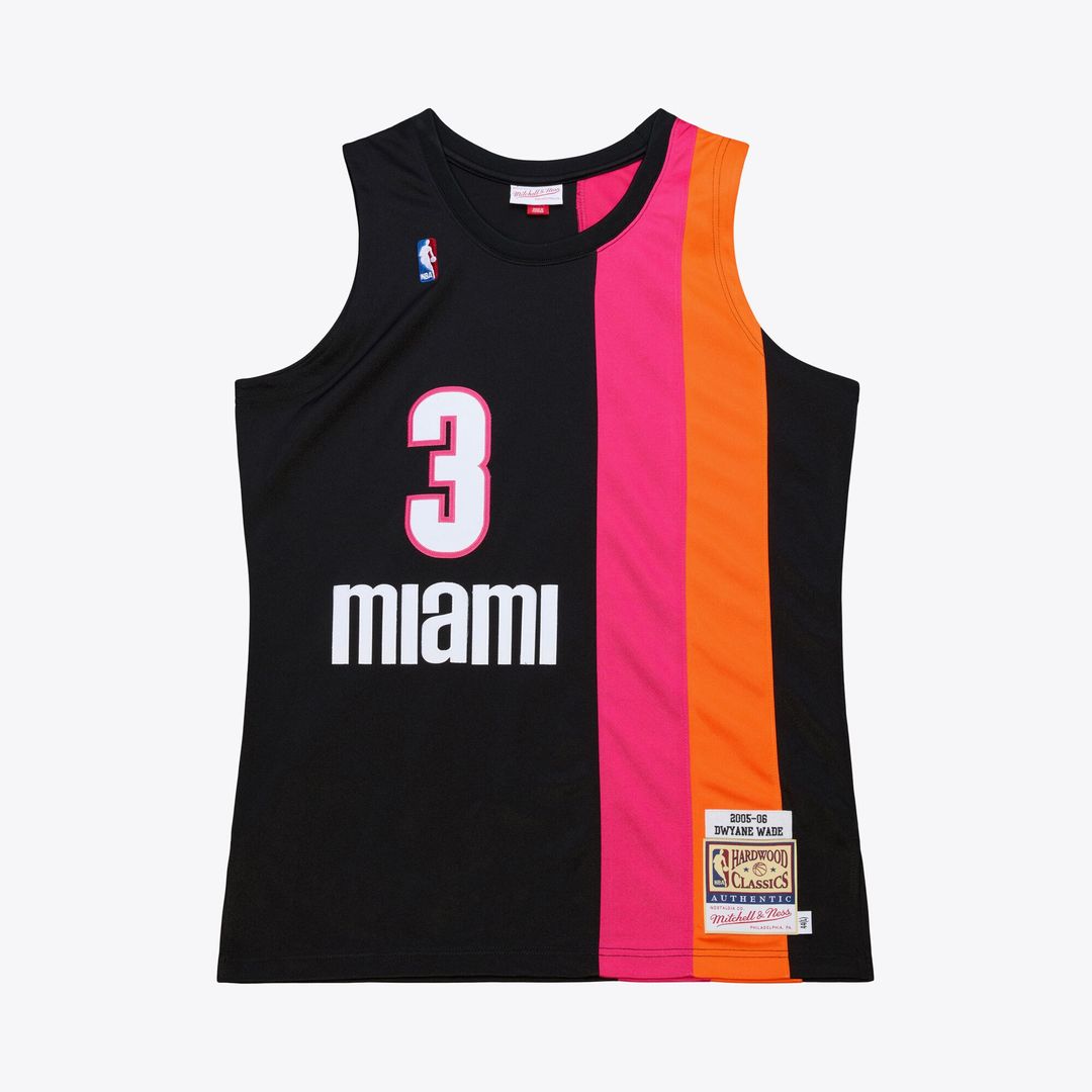 Dwyane Wade Miami Heat Mitchell & Ness 2005 - 06 Hardwood Classics Authentic Jersey - Black